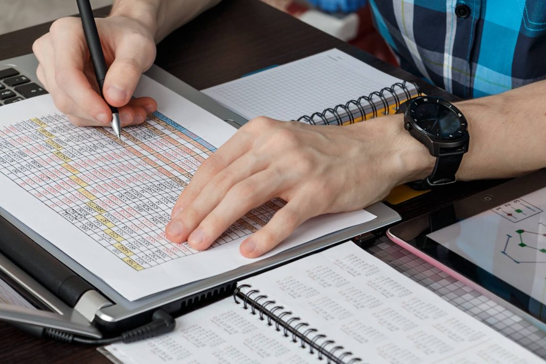 Könnyített az adóügyeken a kormány