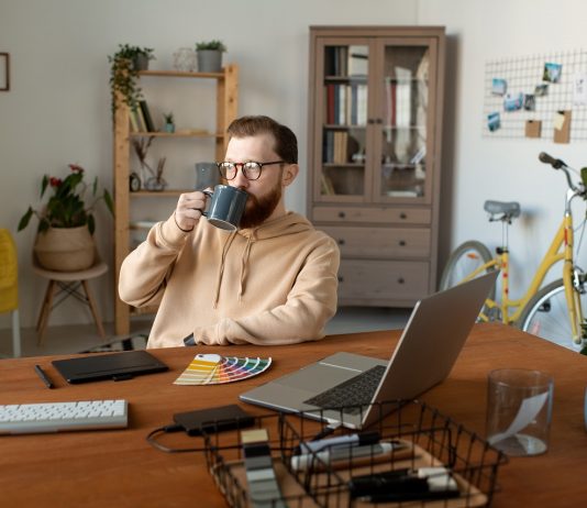 A távmunkában dolgozók fele Budapest környékén dolgozik