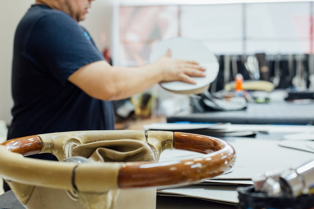 Itthon ismét dolgoznak az autógyárakban, fel is hozták az ipari teljesítményt