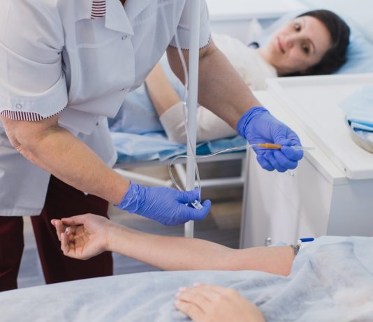 Végleg elhagyná az egészségügyet a szakdolgozók közel harmada