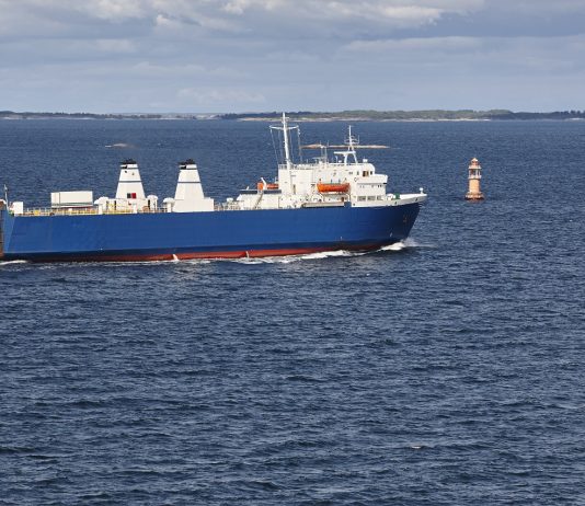 Másfél éve a tengeren vesztegel több százezer hajós