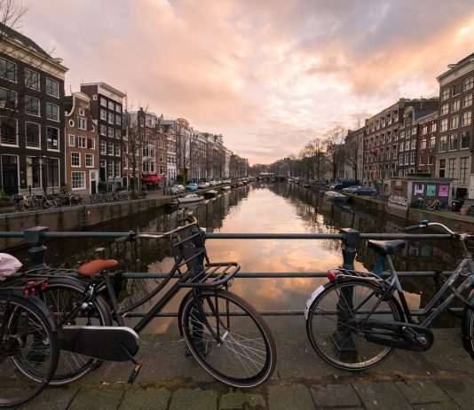 A Magyarországról érkezőket is karanténba küldi Hollandia