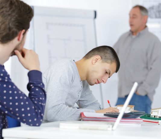 Informatikai képzés az álláskeresőknek