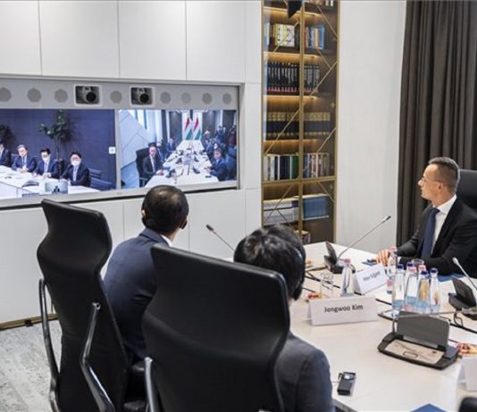 Még több rézfólia és kétszáz új munkahely lesz Tatabányán