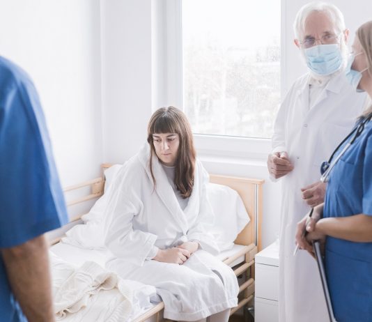 A fertőzöttek 5 százaléka az egészségügyben dolgozik