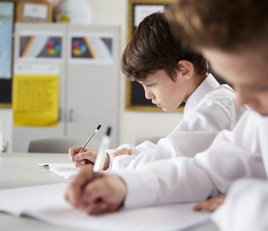 Feleannyi a magántanuló – bizonytalanok a szülők