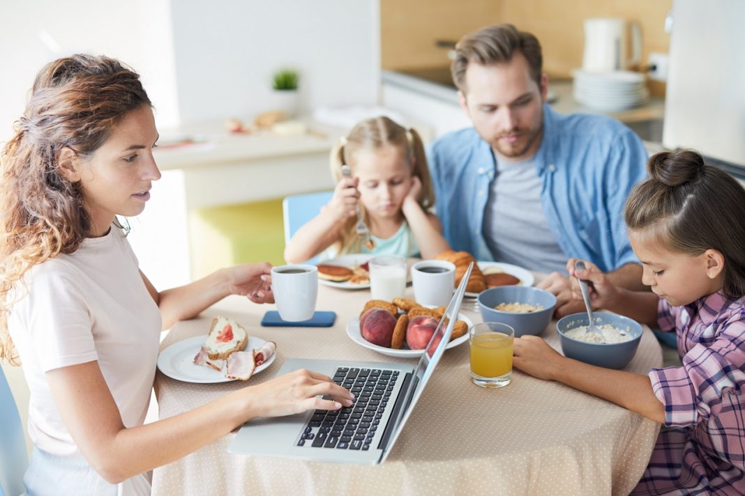 A világjárvány megsarcolja a nők karrierjét
