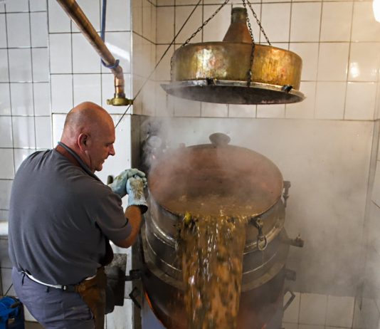 Már jövőre adómentes lehet a pálinkafőzés