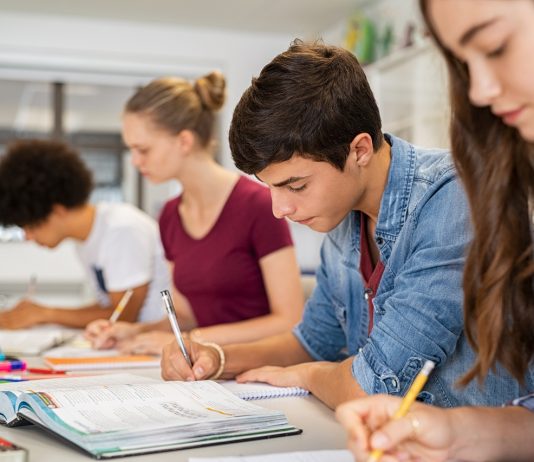 Pénteken kezdődnek az őszi érettségi vizsgák