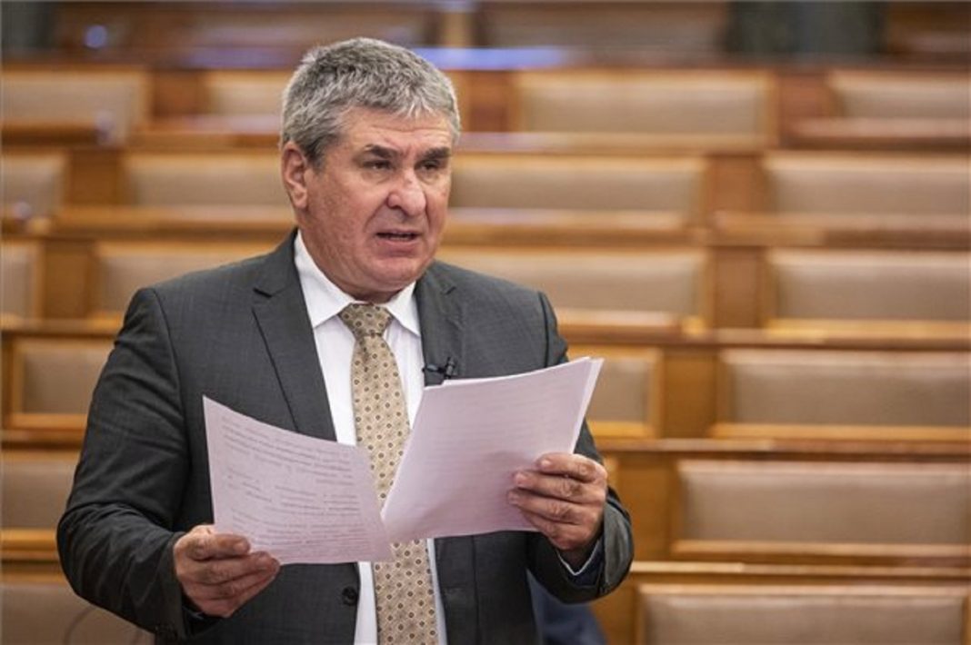Még két hétig igényelhető az ágazati bértámogatás