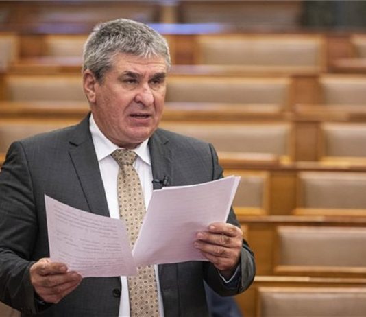 Még két hétig igényelhető az ágazati bértámogatás