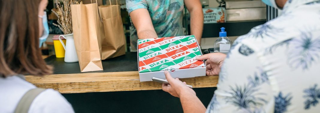 Olcsóbb lesz az ételrendelés – csökken az elvitelre készült ételek áfája