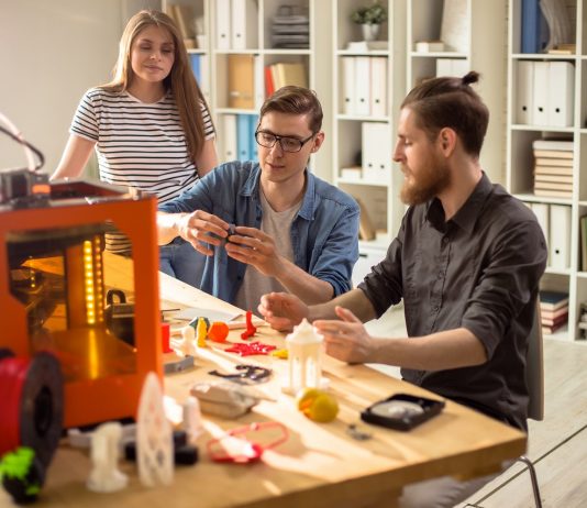 A jövő munkavállalói – legfontosabb készségek a nyelvtudás, az informatika, a csapatjáték