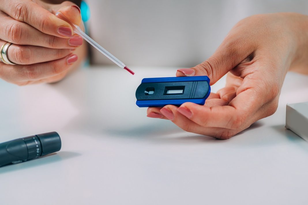 Budapesten tesztelik az iskolai dolgozókat – holland eszközt vásároltak