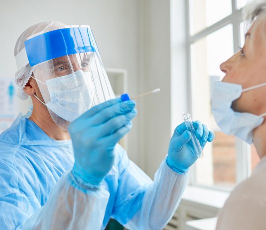 A kormány szerint a pedagógusok és az egészségügyi dolgozók tesztelése indokolt