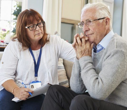 Béremelést követelnek a szociális dolgozóknak is