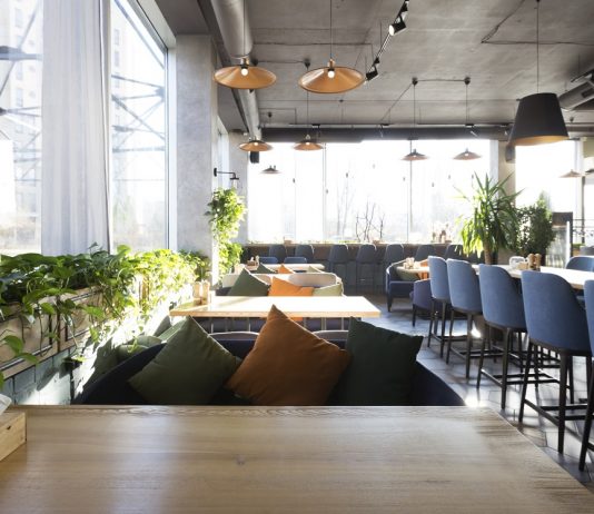 A turizmus támogatásának feltétele, hogy a munkavállalók jogviszonyát megtartsák