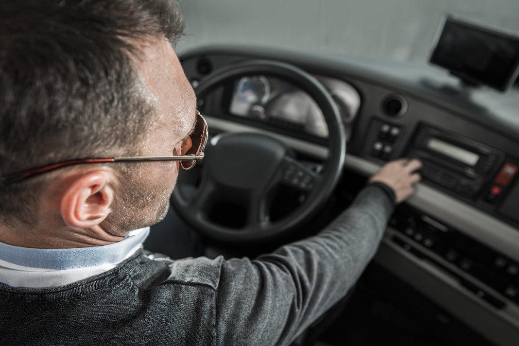 Több mint ezer autóbusz-vezetőt tüntetett ki a Volánbusz