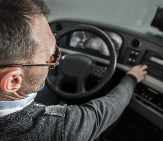 Több mint ezer autóbusz-vezetőt tüntetett ki a Volánbusz