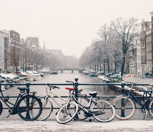 Hollandia mától bezár – kijárási tilalommal járó rendkívüli intézkedések léptek érvénybe