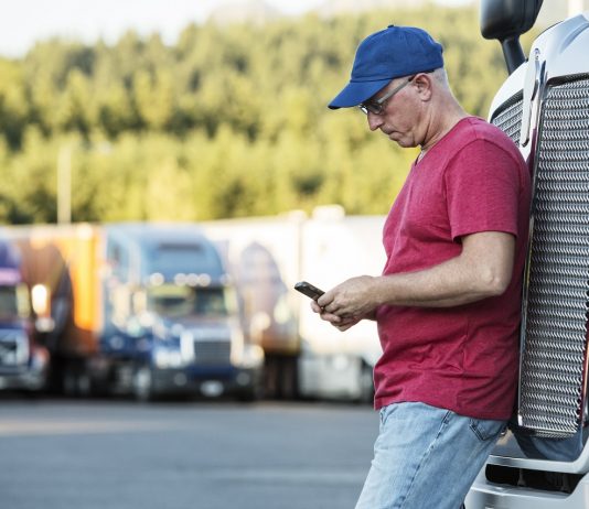 Uniós bíróság: a munkavállalók kiküldetéséről szóló irányelv a határon átnyúló szállításra is vonatkozik