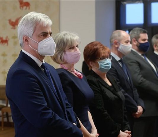 Orbán: a járványügyi készültség 2021-ben valószínűleg végig fennmarad