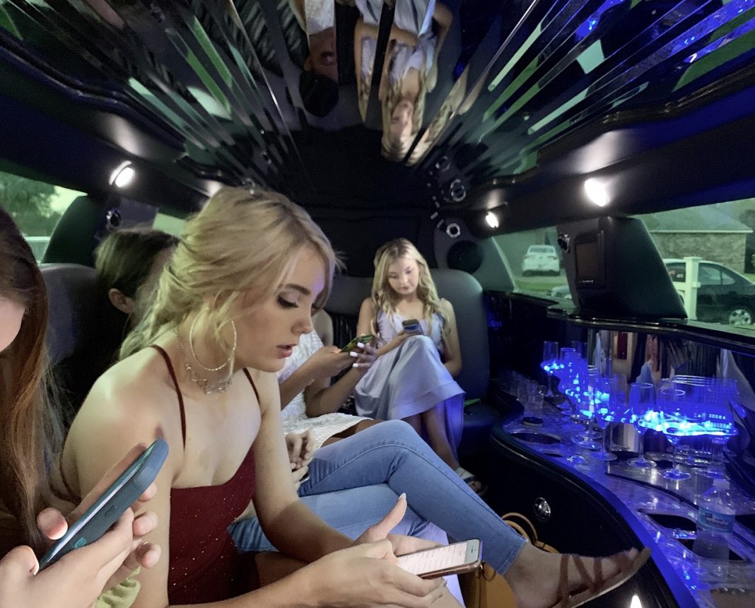 A közösségi média és a Z generáció pályaválasztása – Szülőként hogyan segíthetünk nekik?