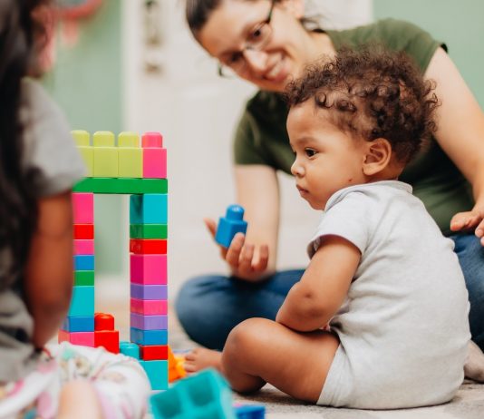 Helyettesítési díjat vezetnek be a kisgyermeknevelőknek