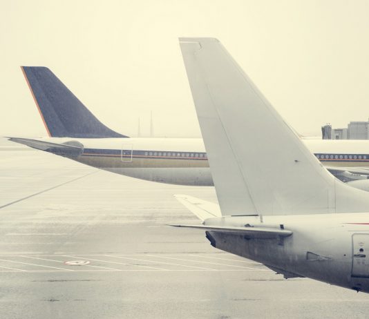 Tömeges járatfelfüggesztés várható a KLM-nél a holland korlátozási tervek miatt