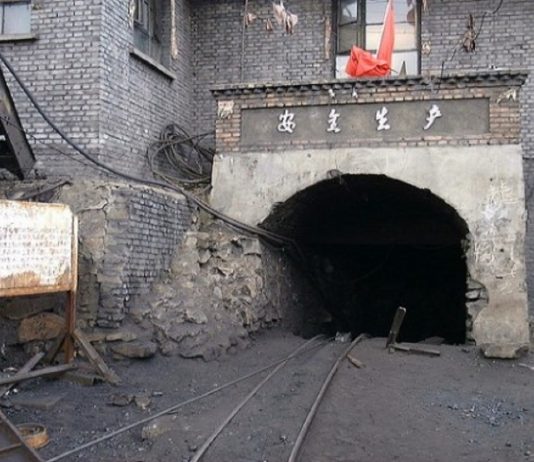 Üzenetet küldtek a Kelet-Kínában berobbant bányában rekedt bányászok