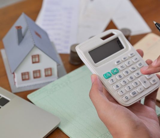 Félévkor további egy százalékkal emelkedhet a minimálbér