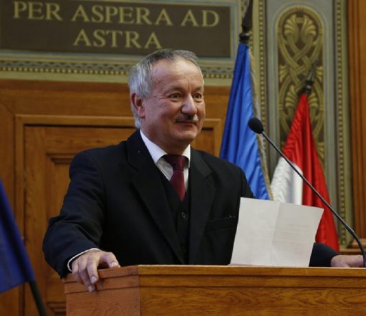 Ideje lenne a béremelésnek a felsőoktatásban is, mondta a PTE rektora