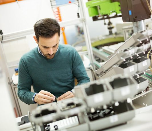 Mától újra igényelhető támogatás a magasan képzett szakemberek bérére