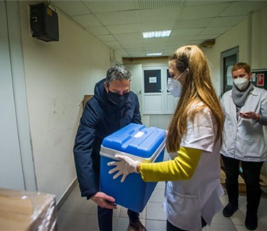 Mától a négy legnagyobb idősotthonban is megkezdődik az oltás