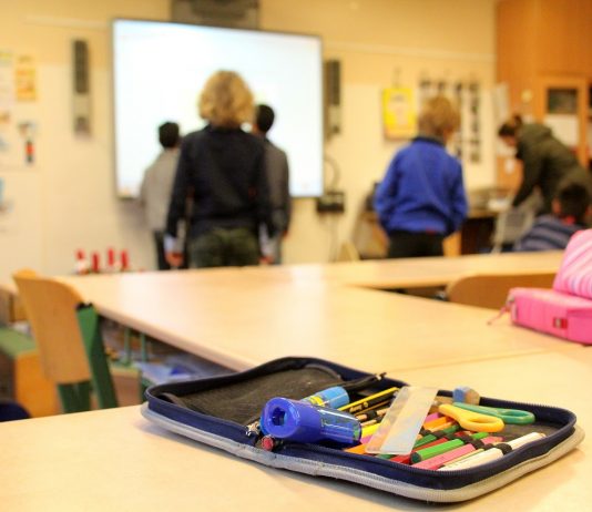 Vonzóbb a versenyszféra a tanároknak, mint a pedagógus karrier Pedagógushiány