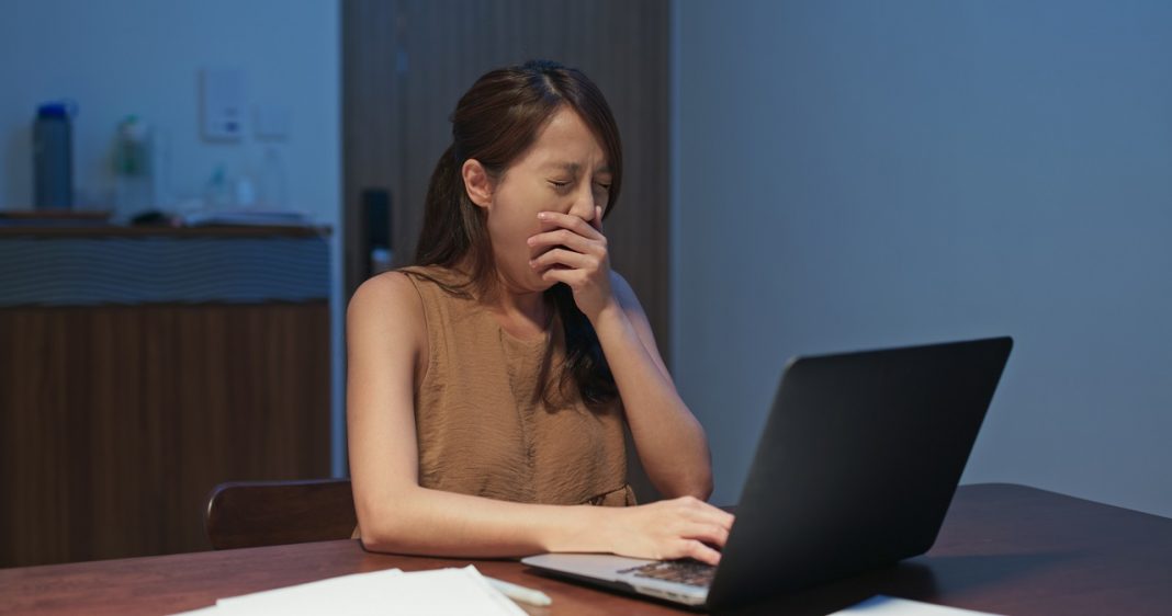 Az EP jogszabályban biztosítaná a távmunkában dolgozók pihenőidejét