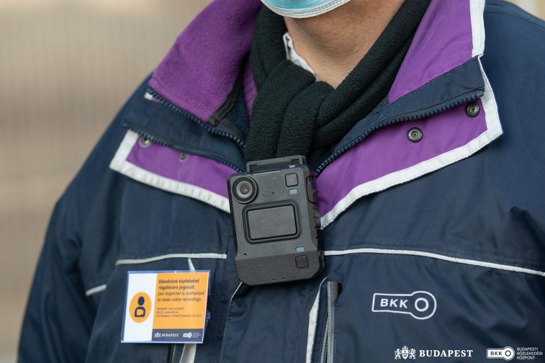 Testkamerákat tesztelnek a budapesti jegyellenőrök