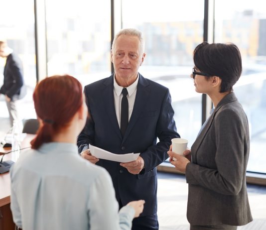 A tájékozott munkatárs fejfájást okozhat