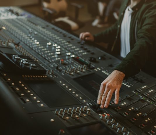 Jótékonysági kampány a zeneipari háttérmunkások megsegítésére