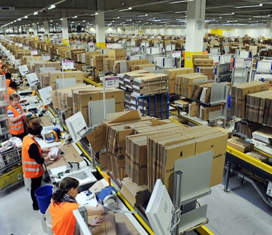 10 órás éjszakai műszakokba kényszeríti dolgozóit az Amazon