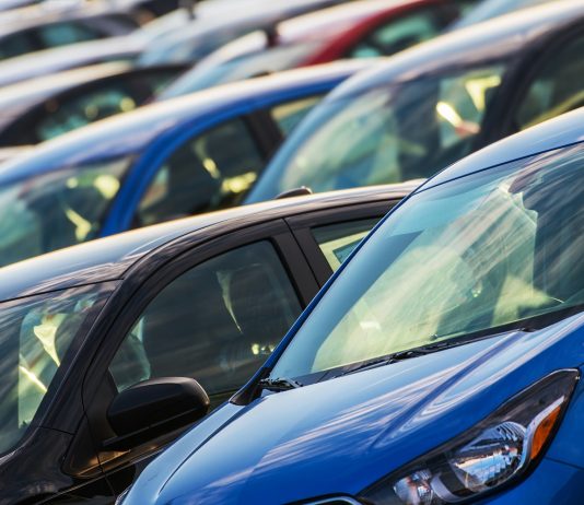 Egyenlőtlen kilábalás jöhet – Magyarországon az autógyárak kaphatják a főszerepet Car Industry Concept