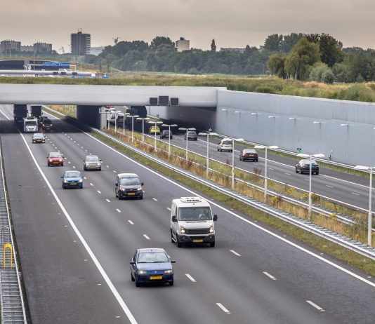 Vasárnap hajnalban az útdíjfizetési rendszer szolgáltatásai nem lesznek elérhetőek Afternoon traffic on motorway
