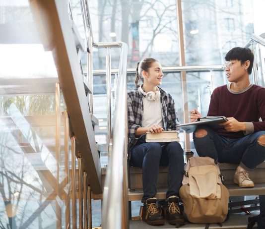 Több gyakorlati képzést ígér a felsőoktatás – hétfő éjfélig lehet jelentkezni az intézményekbe