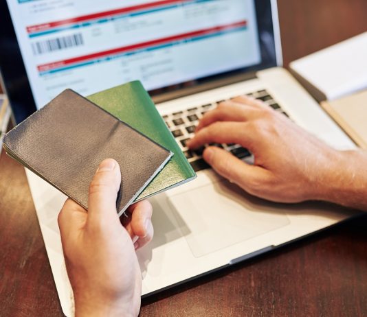 EY: az adóhatóság szigorúan fogja vizsgálni az adóelkerüléseket Buying plane tickets online
