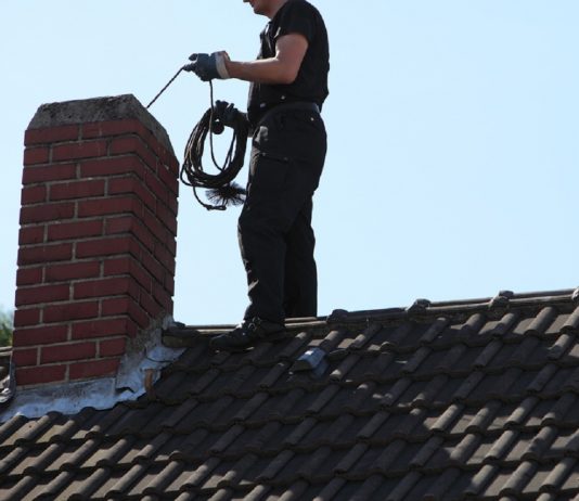 Közel 300 kéményseprő munkaviszonya lett bizonytalan Budapesten