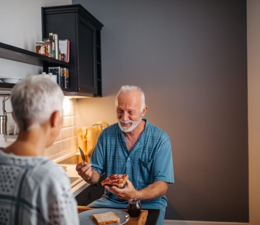 Pénteken érkezik meg a 13. havi nyugdíj első részlete Enjoying retirement