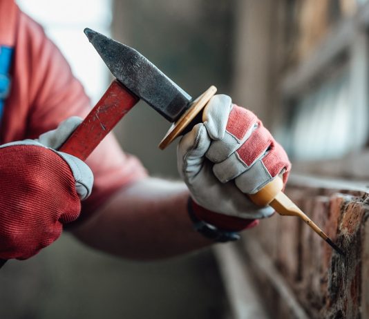 Megugrott az építőiparban az álláskeresések száma