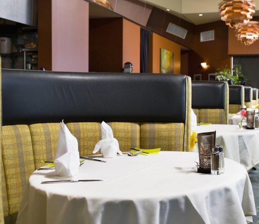 Fokozatos újranyitásra készülnek a vendéglátósok étterem