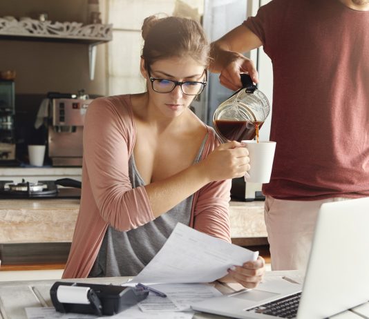 Adótanácsadó: negyedmillió adózónak kell majd kiegészítenie a NAV szja-tervezetét paperwork