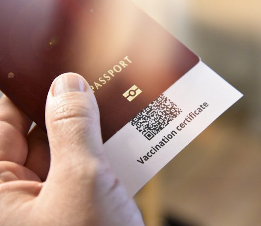 A beoltottak teszt- és karanténkötelezettség nélkül utazhatnak be Szerbiába utazás